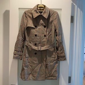 Beautiful J.Crew houndstooth trench coat